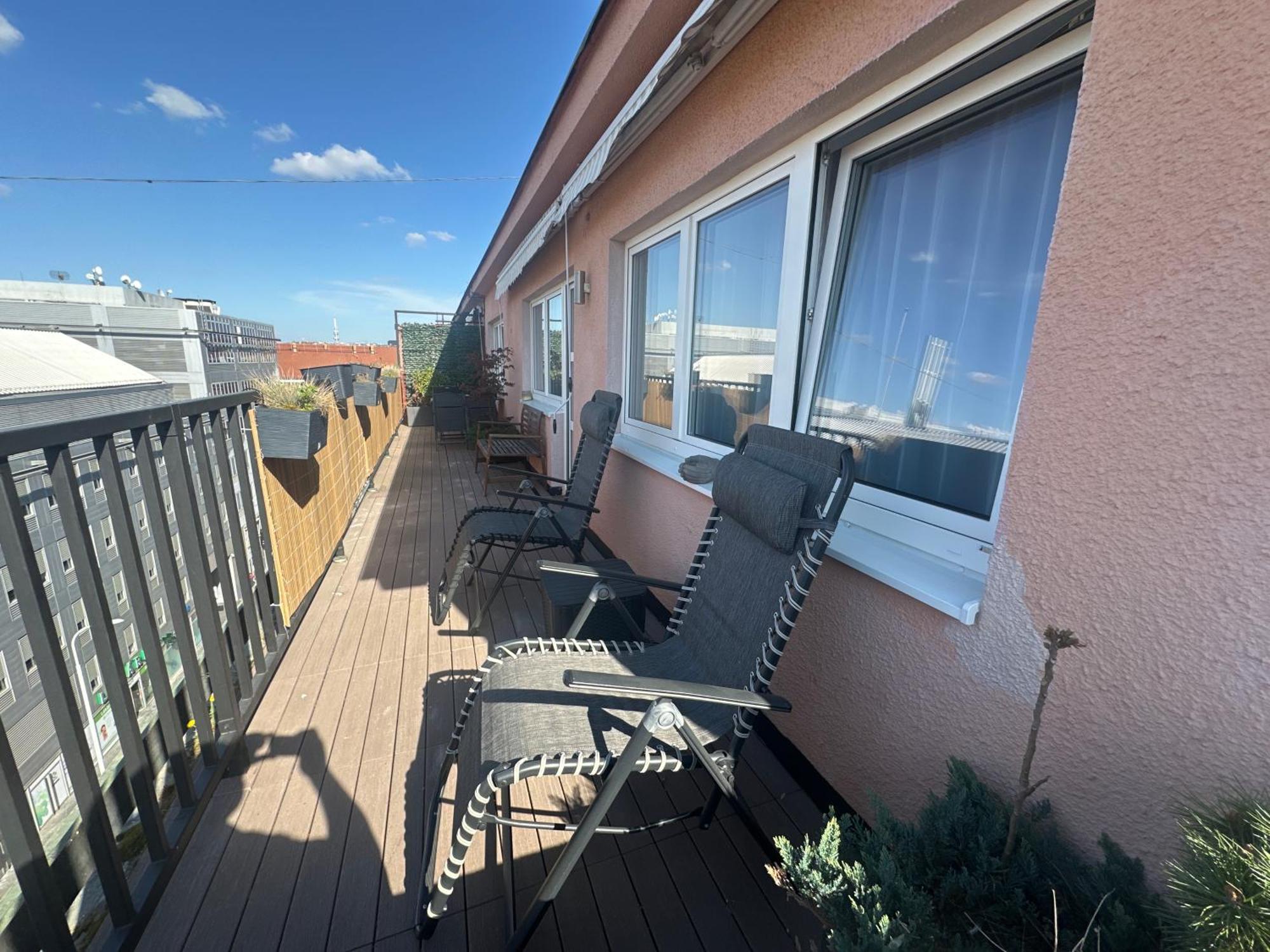 Andel With Terrace Appartement Praag